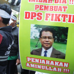 Demo Tuntut Pimpinan KPUD DKI Jakarta (VIVAnews/Anhar Rizki Affandi)