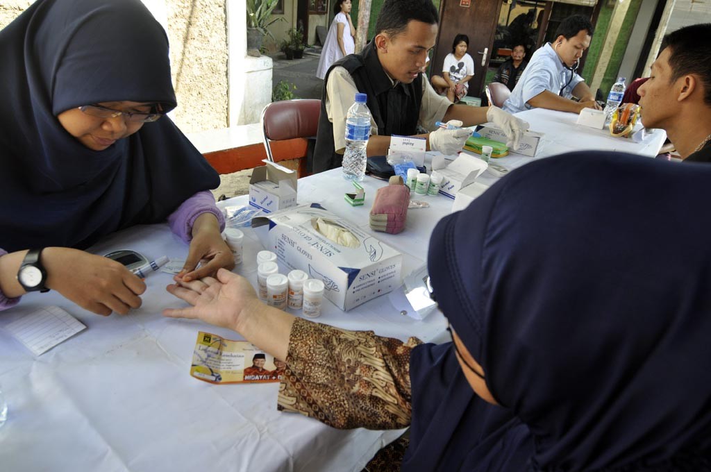 Pelayanan Kesehatan Warga Pegangsaan (foto : Dudi Iskandar)