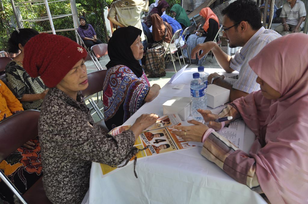 Pelayanan Kesehatan Warga Pegangsaan (foto : Dudi Iskandar)