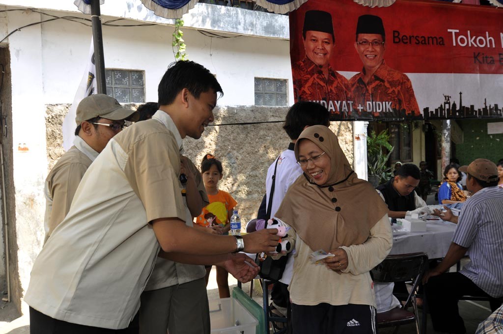 Pelayanan Kesehatan Warga Pegangsaan (foto : Dudi Iskandar)