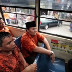 Hidayat Naik Metromini (02)