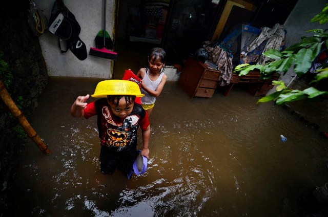 Banjir di Kecamatan Makasar, Jakarta Timur. (Foto: Kahiruddin Safri)