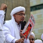 Ketua FPI, Habib Rizieq Sihab berorasi menolak ajang Miss World 2013 di Bundaran Hotel Indonesia, Jakarta (6/9). (Foto: Fajrul Islam/SuaraJakarta)