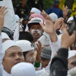 Masa FPI dan HTI demo di depan Kedubes Australia (22/11) Kuningan, Jakarta. (Foto: Fajrul Islam)