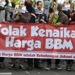 suara-jakarta-mahasiswa-kammi-hmi-demo-tolak-kenaikan-harga-bbm-subsidi-2