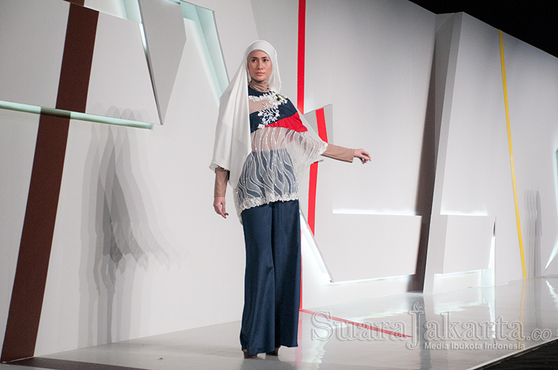 4-suara-jakarta-indonesia-fashion-week-2015-foto-by-fajrul-islam