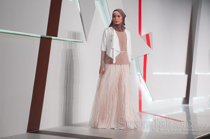 Peragaan Busana Muslimah di Indonesia Fashion Show 2015. (Foto: Fajrul Islam/SuaraJakarta)