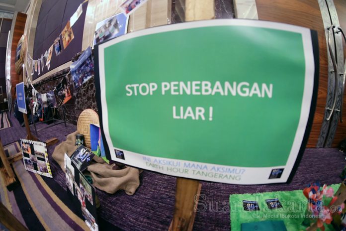 WWF Indonesia berkolaborasi dengan komunitas Earth Hour Indonesia di 11 kota besar dengan komunitas Indorunners membuat acara 