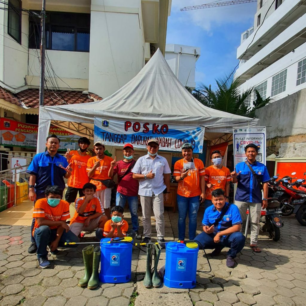 Dewan Kota Jakpus Ardy Purnawan Sani dan Jakmania Tenabang - SuaraJakarta.co