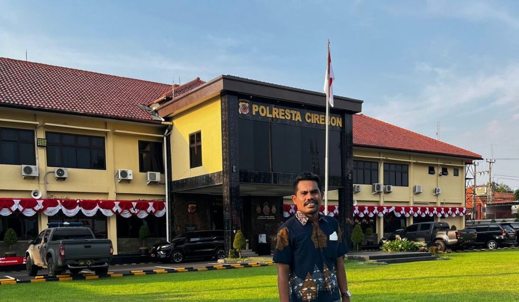 M. Nur Latuconsina, S.H (Direktur Holistik Institute)