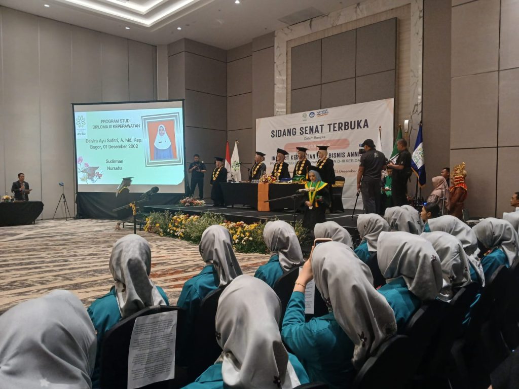 Wisuda Ikbis Annisa